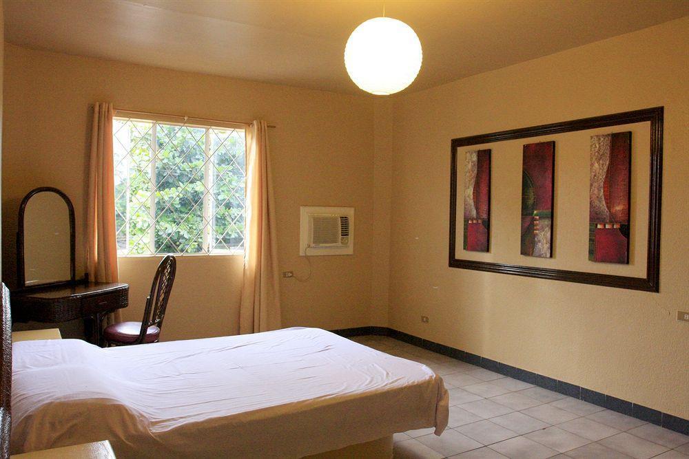 Red Knight Gardens Hotel 2*