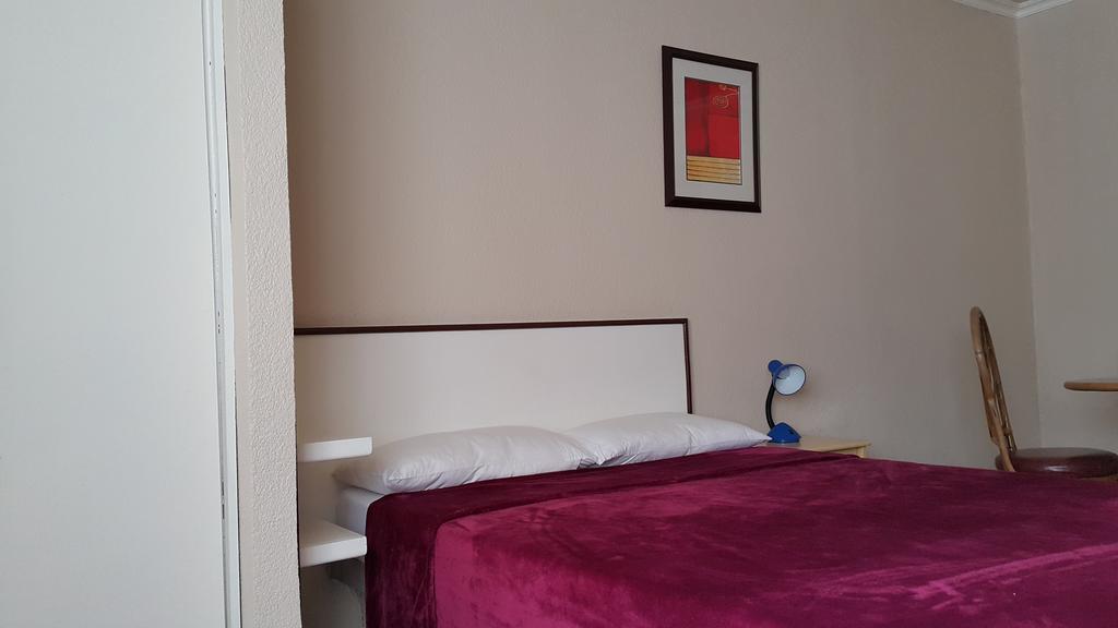 Red Knight Gardens Hotel 2*