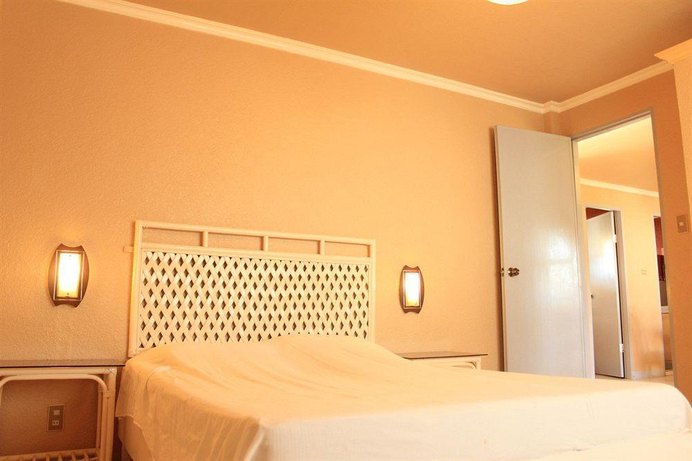 Red Knight Gardens Hotel