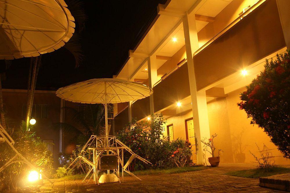 Red Knight Gardens Hotel