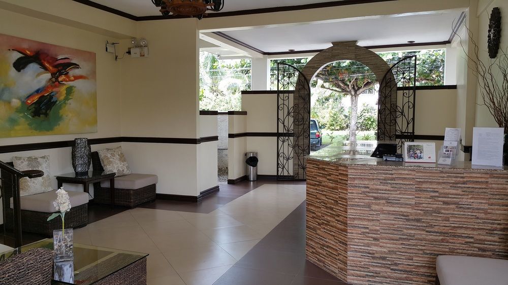 Red Knight Gardens 2* Davao